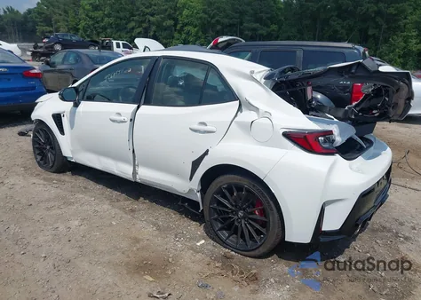 2025 Toyota Gr Corolla Premium Plus z USA, uszkodzony, nr VIN JTNABAAE6SA019823